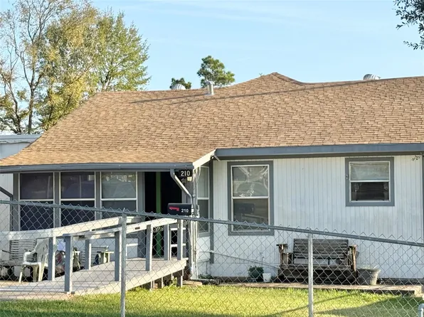 210 Magnolia Cv, Onalaska, TX 77360