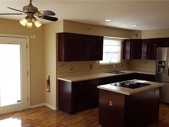 2nd image of 7315 Chestnut Hills Blvd