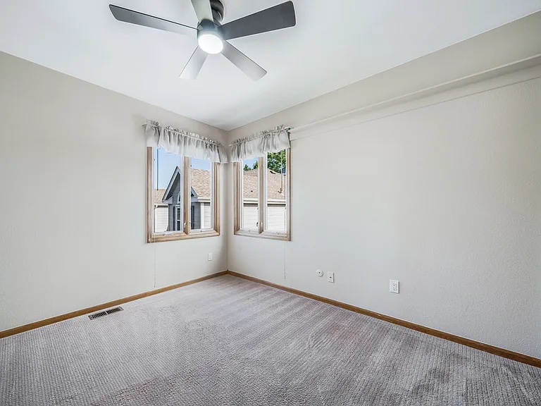6793 Blackhawk Ct — Photo 34