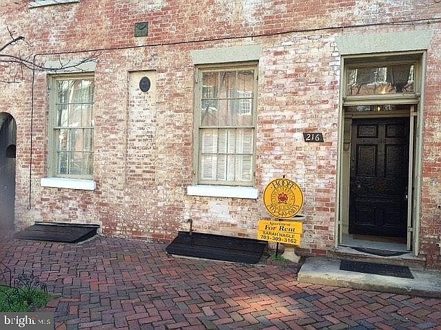 1st image of 216 Prince St #3