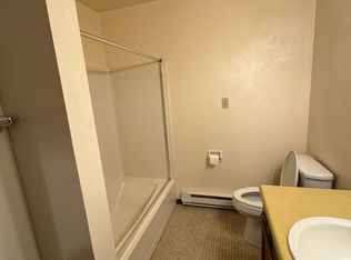 803 Weaver St APT 13, Greensburg, PA 15601