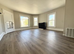 221-223 North Pinckney Street - 221 Upper, Madison, WI 53703