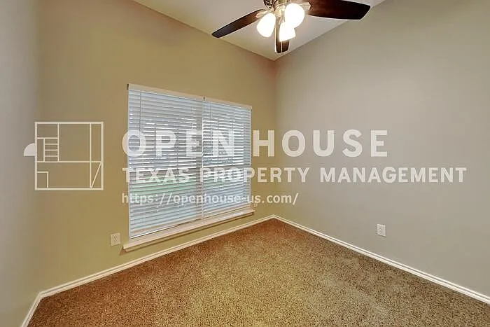 1015 Tyler James Dr — Photo 12