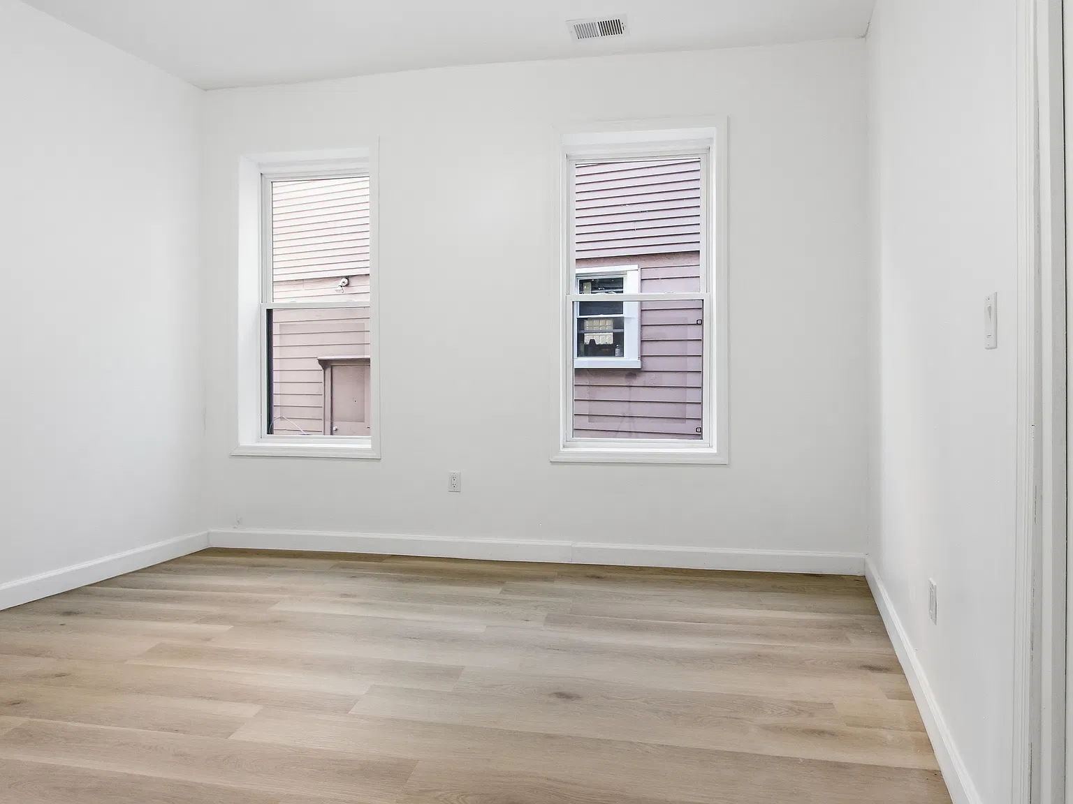 Studio, 1300 sqft, $650 — Photo 3