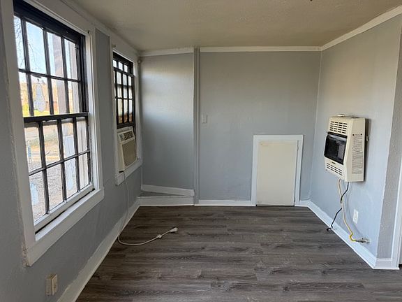 5th image of 2306 N Elm St #B