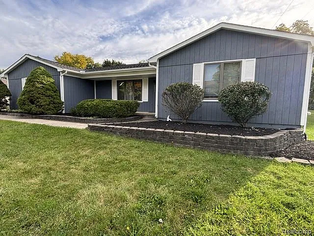 3 bed, 2.5 bath, 2510 sqft, $2,395 — Photo 2