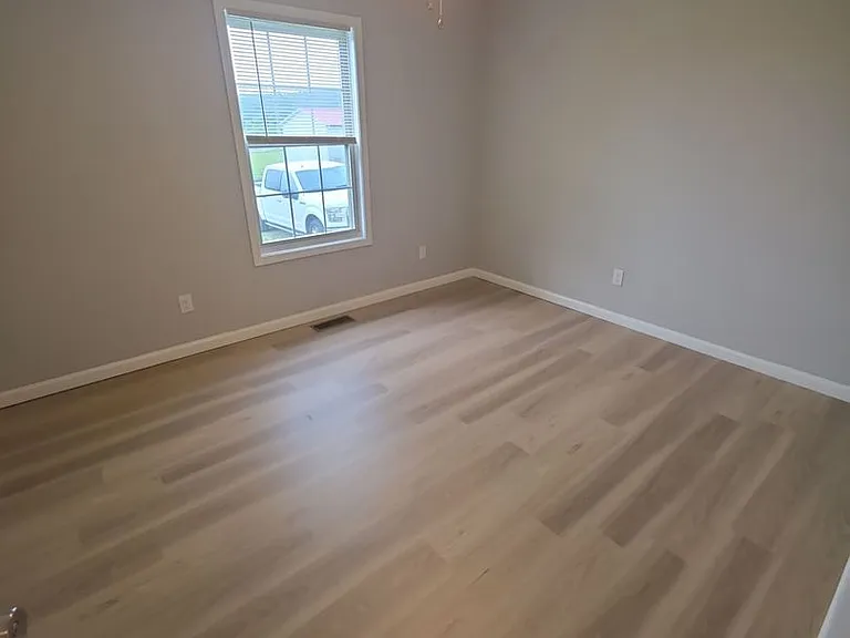 114 Judah Dr — Photo 6
