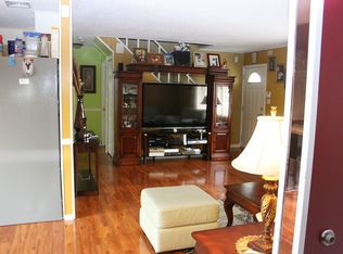 169 Junewood Dr, Levittown, PA 19055