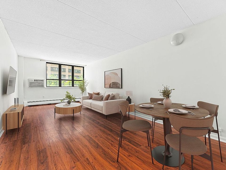 1st image of 301 Cathedral Pkwy #2L