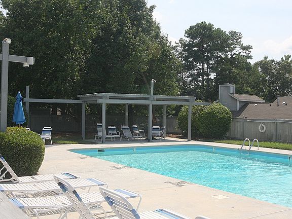 5th image of 305 Kirkwood Dr