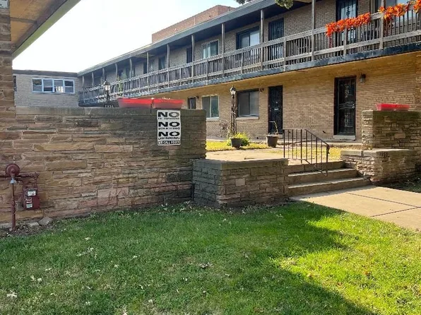 7858 S South Shore Dr #1A, Chicago, IL 60649