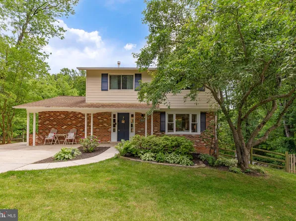 10103 Dundalk St, Fairfax, VA 22032