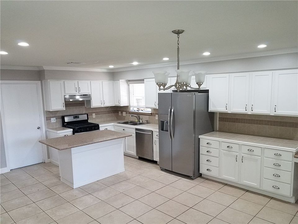1st image of 13315 Black Canyon Dr