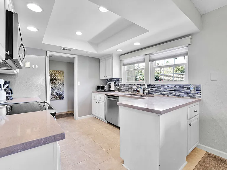 E Waverly Dr — Photo 9