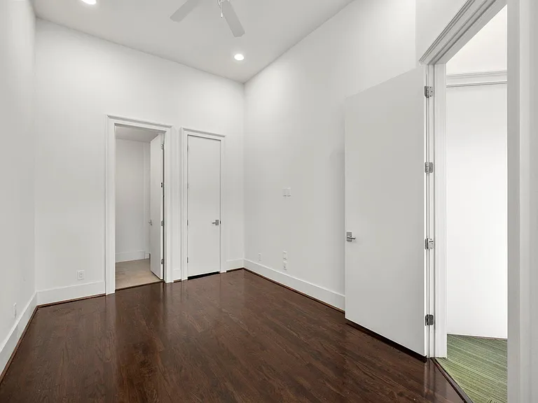 1808 Oakdale St — Photo 5