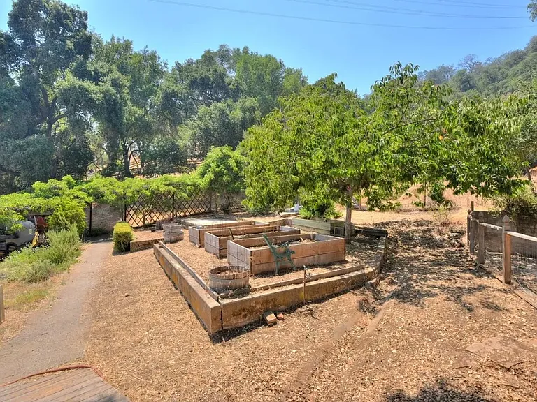 20861 Almaden Rd #20861 — Photo 19