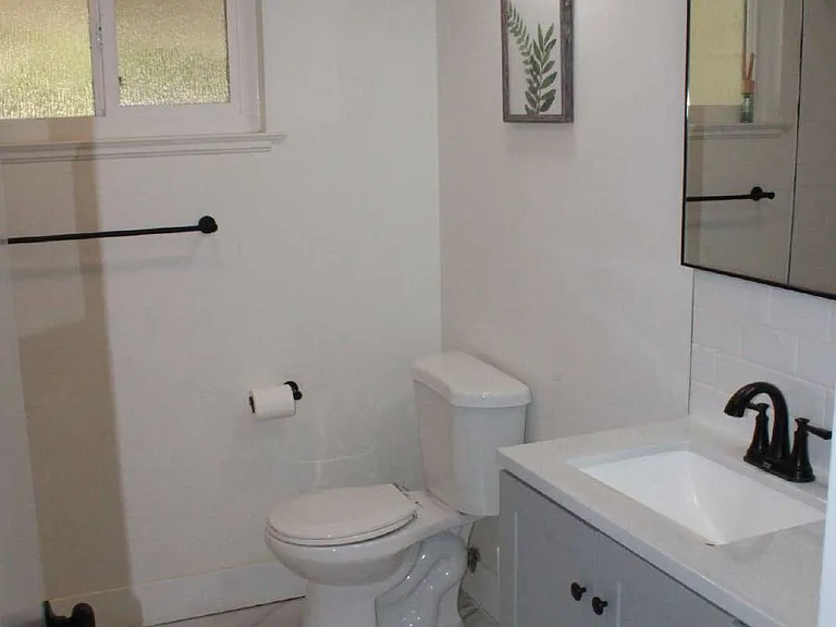 725 W Rialto Ave — Photo 19