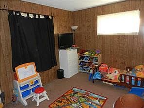 5th image of 512 S Northgate Dr