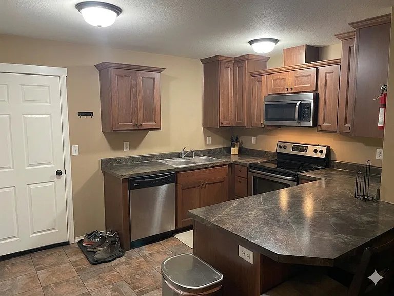 1916 White Ave #101 — Photo 5