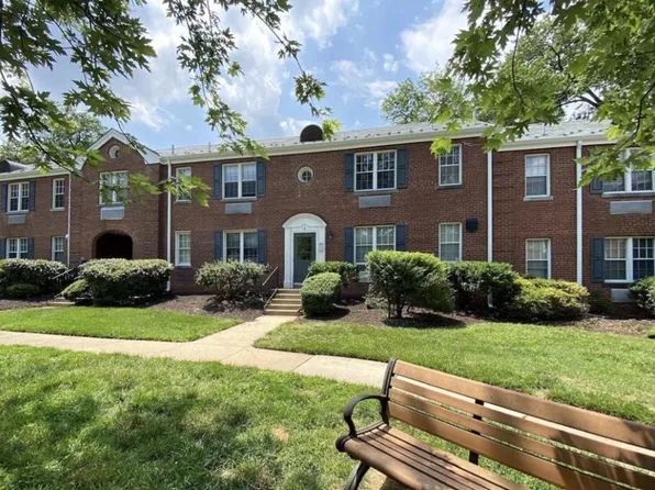16 Auburn Ct #3-16C, Alexandria, VA 22305