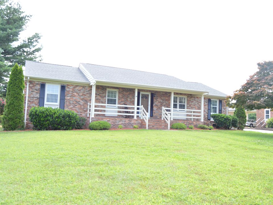 1st image of 7484 Lexington Dr