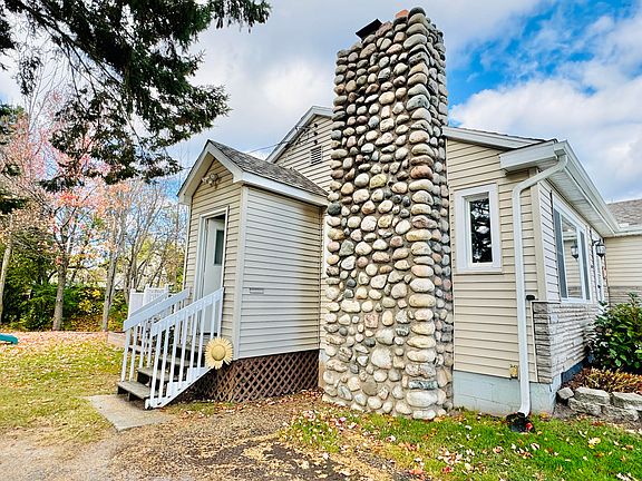 2nd image of 1810 John St