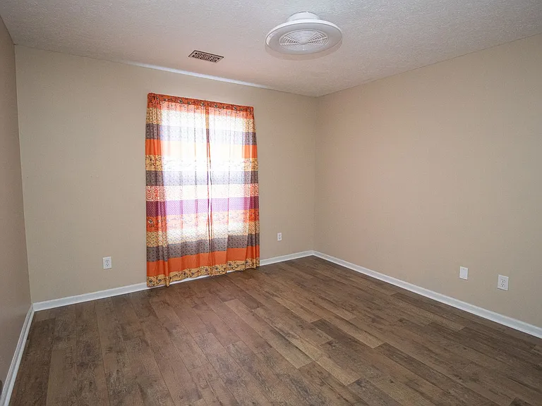 1473 Legion Dr — Photo 36