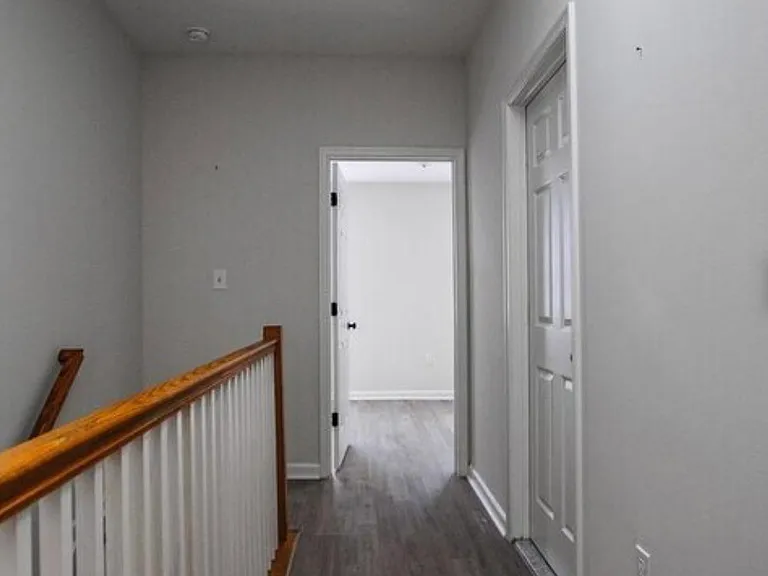 2727 E Monument St — Photo 7
