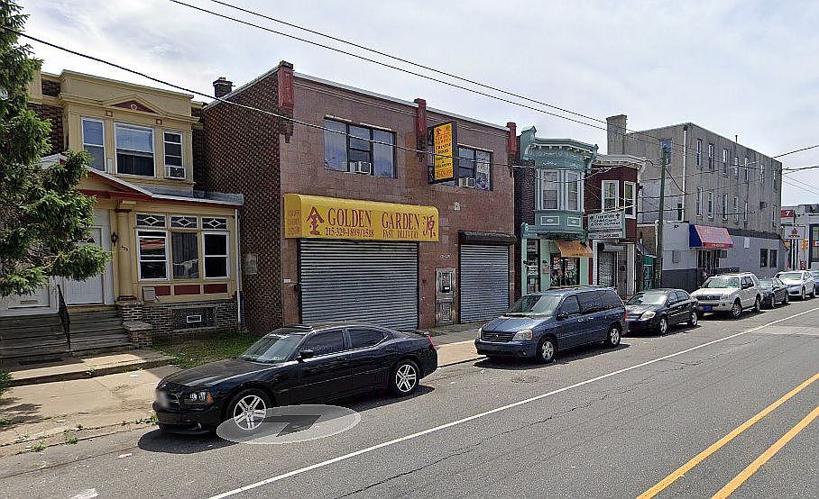 2nd image of 440 W Wyoming Ave