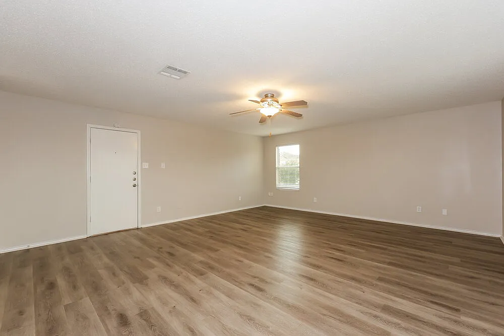 3 bed, 2.5 bath, 2661 sqft, $2,685 — Photo 4