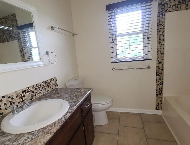 2127 Amadeus Dr — Photo 10