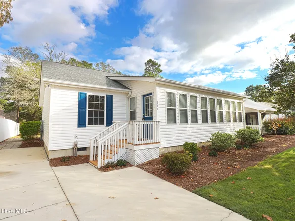160 NE 5th Street, Oak Island, NC 28465