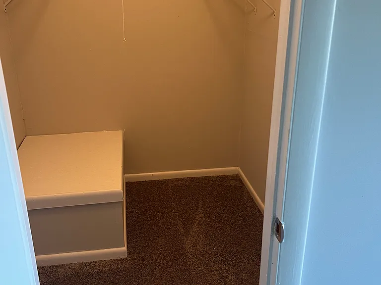 139 Lowell Ct — Photo 10