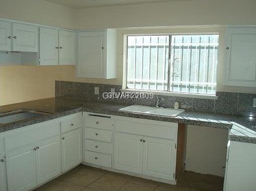 4th image of 3915 El Paso Dr