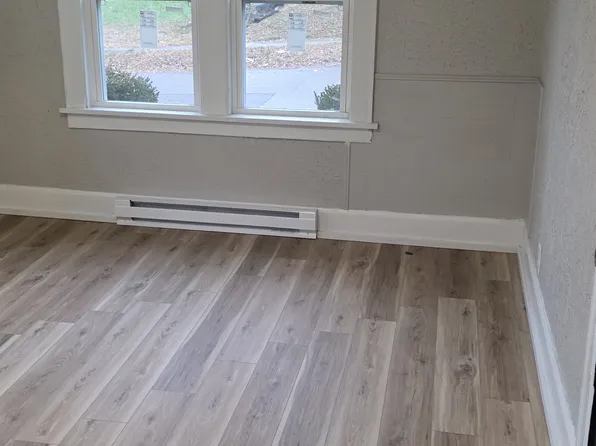 1230 Auburn Ct, Rockford, IL 61101