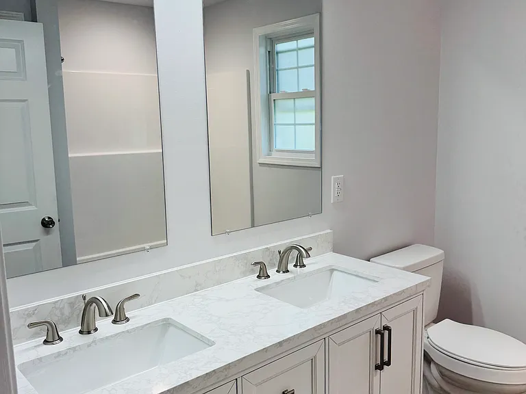 211 S Lee Ave — Photo 4