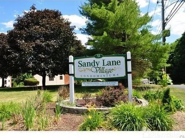 18 Homestead Ln, Brookfield, CT 06804