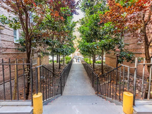 134-39 Blossom Avenue image 7 of 9