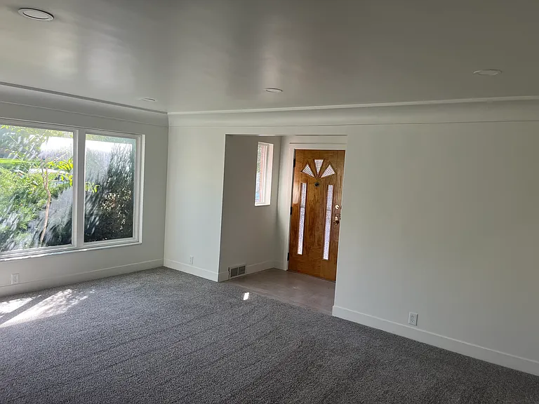 245 N 400 E — Photo 10