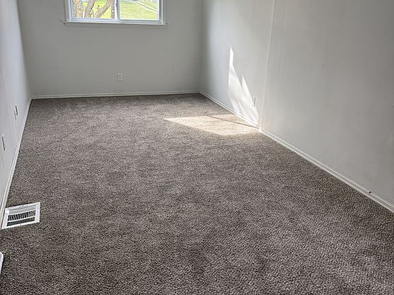 5th image of 506 8th St