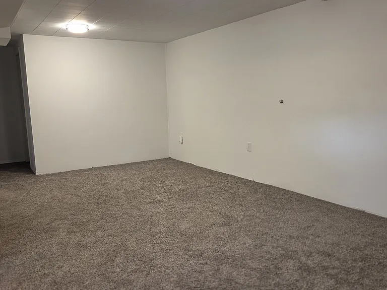 2131 S Yates St — Photo 13
