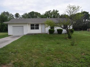 902 Vermont St, Elwood, KS 66024