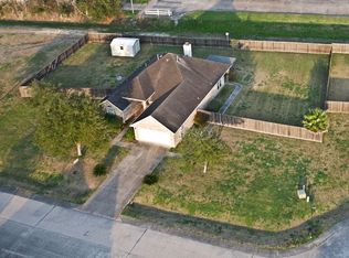 4223 Wild Hollow Ln, Alvin, TX 77511