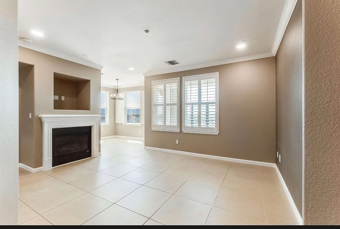 2 bed, 1124 sqft, $3,250 — Photo 3
