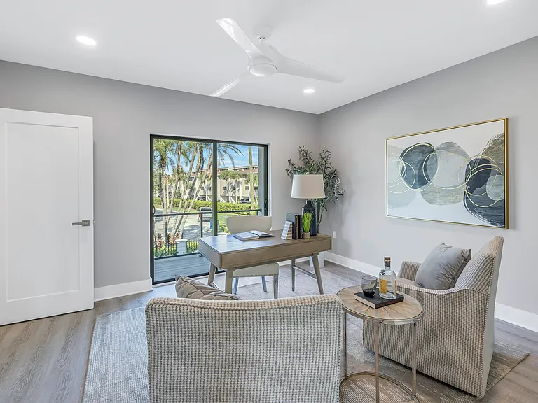 12404 Capri Cir N — Photo 38