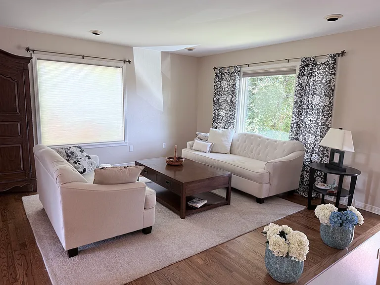 4250 Grinnell Ave — Photo 2