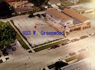 922 W Greenwood Ave, Waukegan, IL 60087