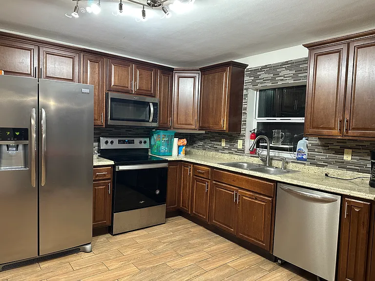 2129 Pine Ridge Dr — Photo 16