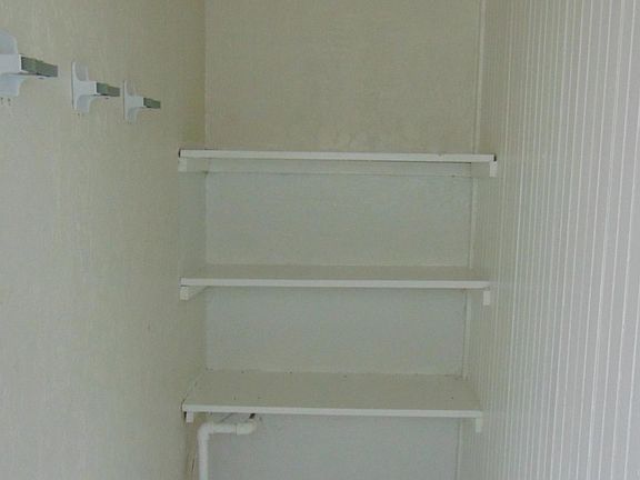 4th image of 3403 Wyandotte St APT 3