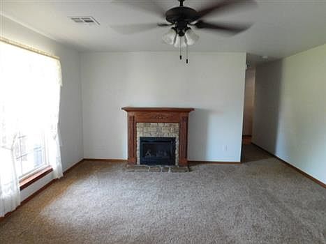3rd image of 370 Jan Dr